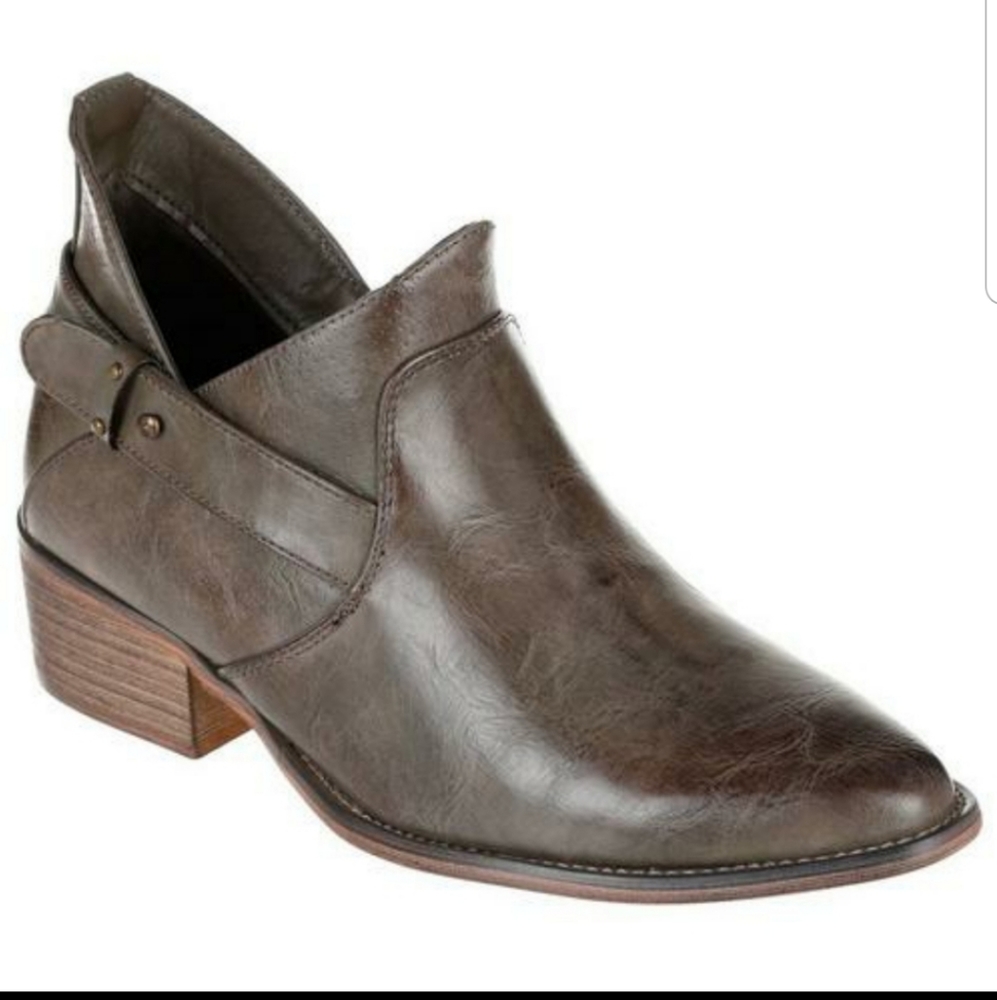 Vintage 93 Devon  Ankle Boots vegan leather size 6
